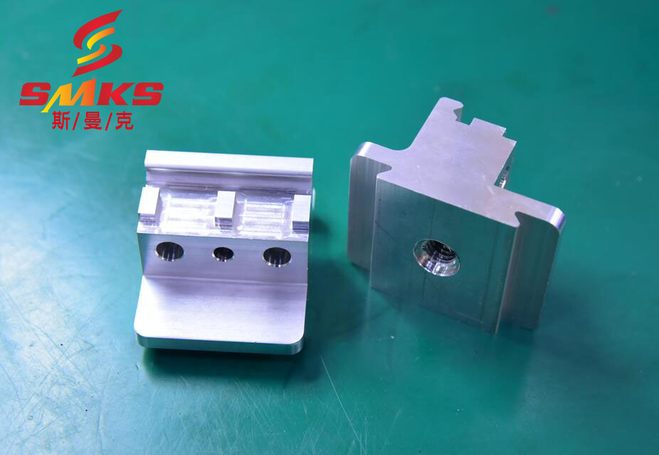 鋁合金<a href='http://m.ang84.com' target='_blank'><u>交叉孔去毛刺</u></a>最新工藝